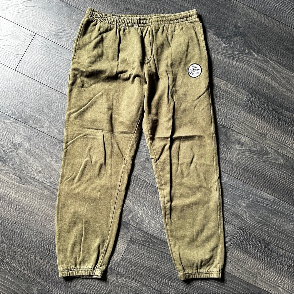 Volcom sweats